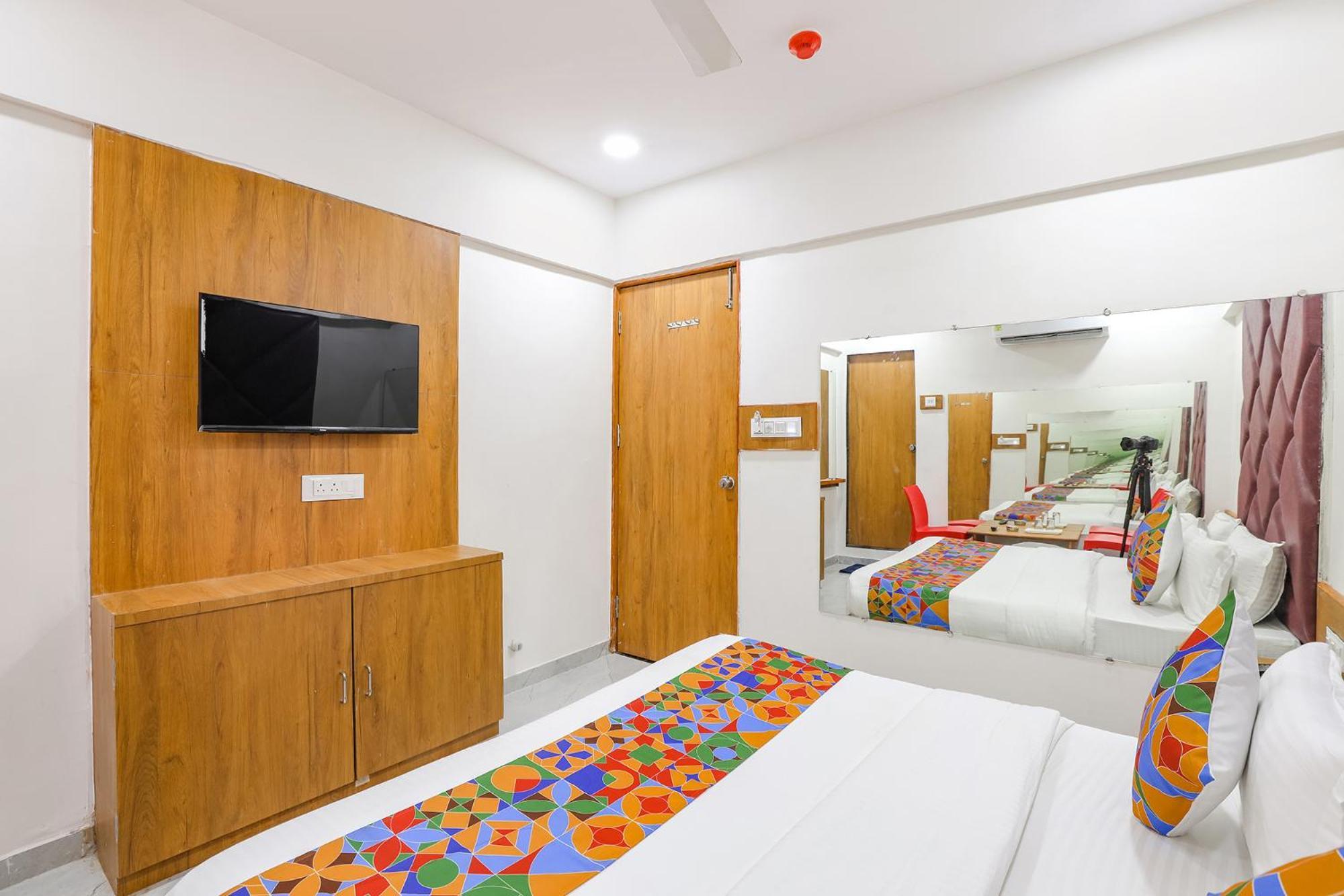 Fabhotel Crystal I - Gandhinagar Zewnętrze zdjęcie