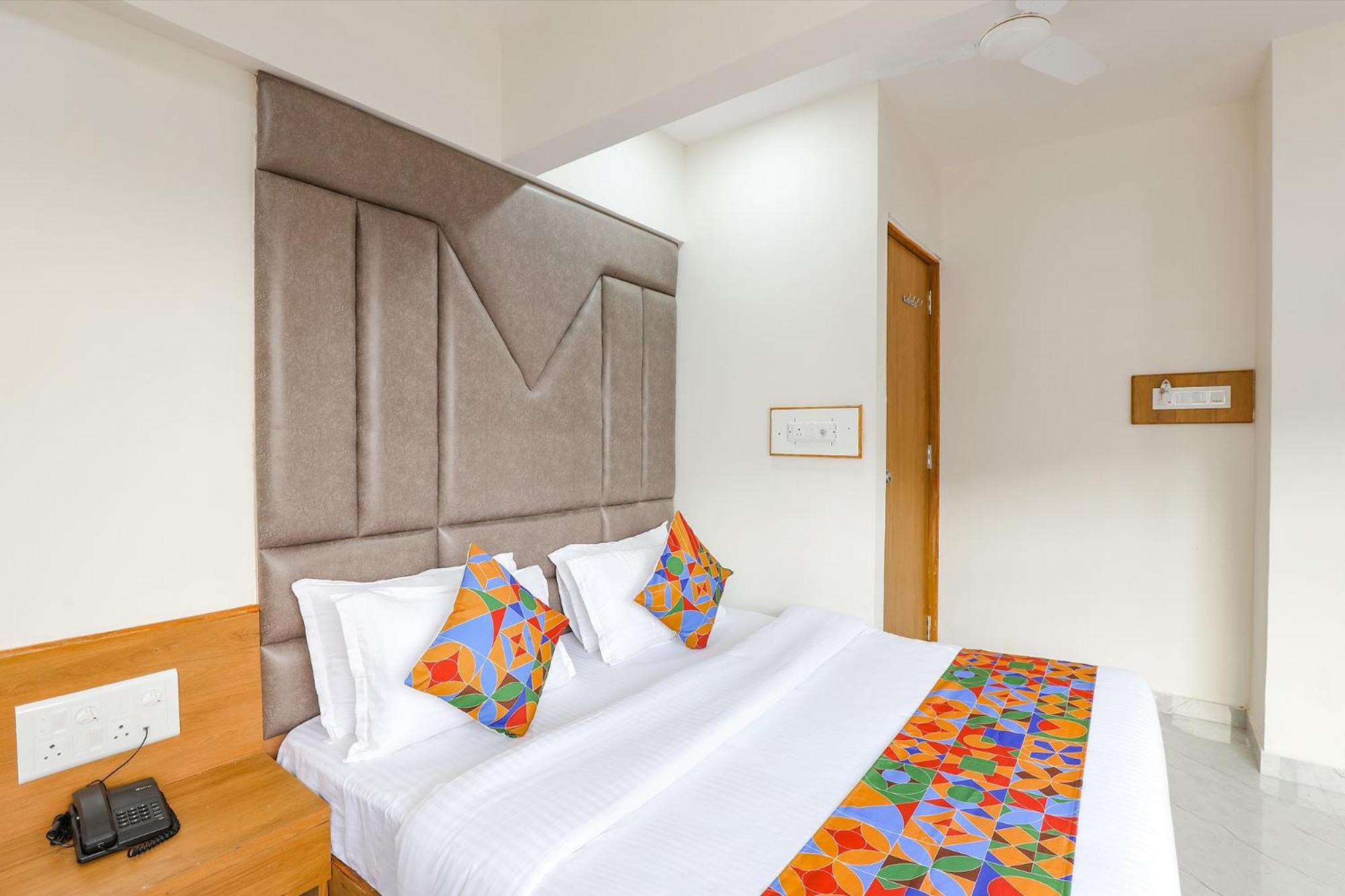 Fabhotel Crystal I - Gandhinagar Zewnętrze zdjęcie