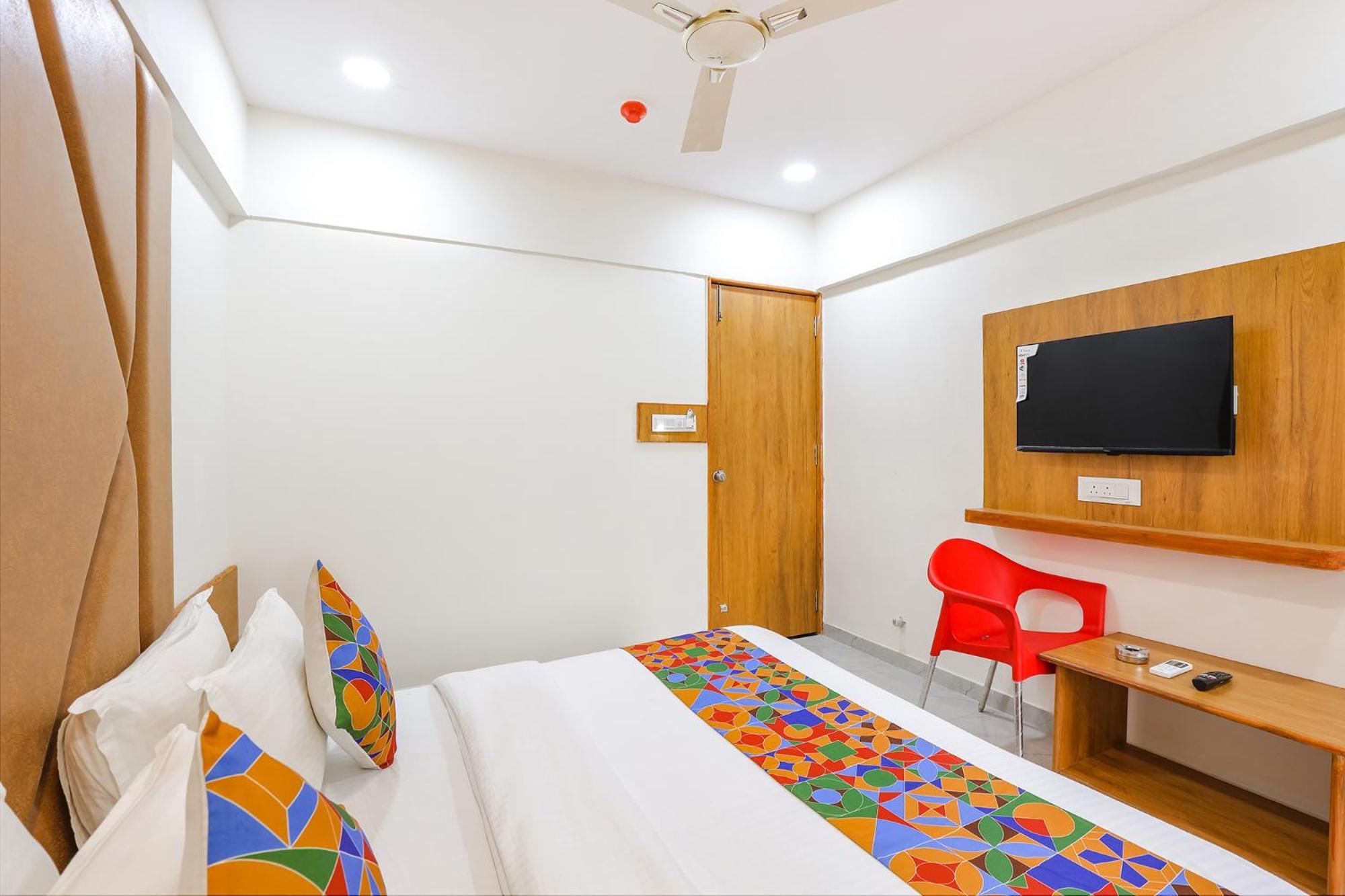 Fabhotel Crystal I - Gandhinagar Zewnętrze zdjęcie