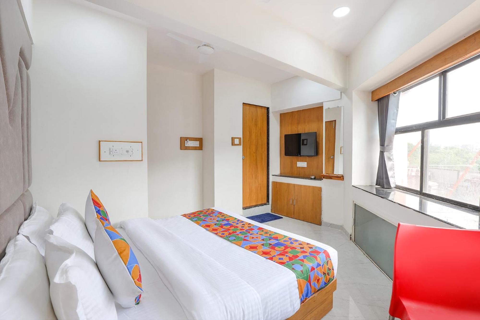 Fabhotel Crystal I - Gandhinagar Zewnętrze zdjęcie