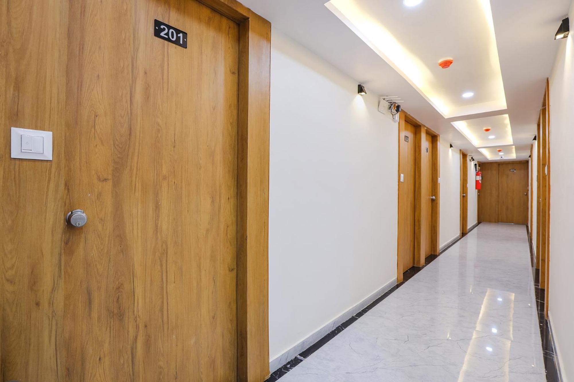 Fabhotel Crystal I - Gandhinagar Zewnętrze zdjęcie