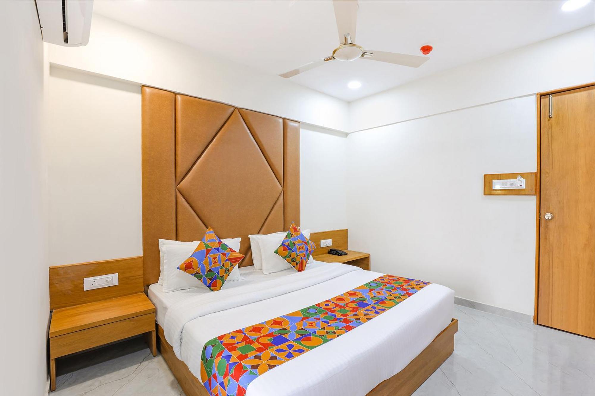 Fabhotel Crystal I - Gandhinagar Zewnętrze zdjęcie
